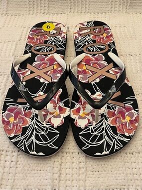 Roxy Women’s Black Floral Flip Flop Sandals with Pink Accents
